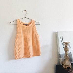 S w e a t e r  t a n k